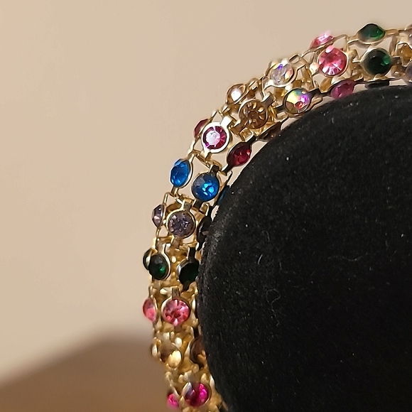 BETSEY JOHNSON Funfetti Collection Rainbow Crystal Magnetic Closure Bracelet. - Picture 6 of 7
